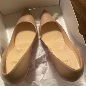 New shoes, never wore.Louboutin heel’s, size 10, color Tan.